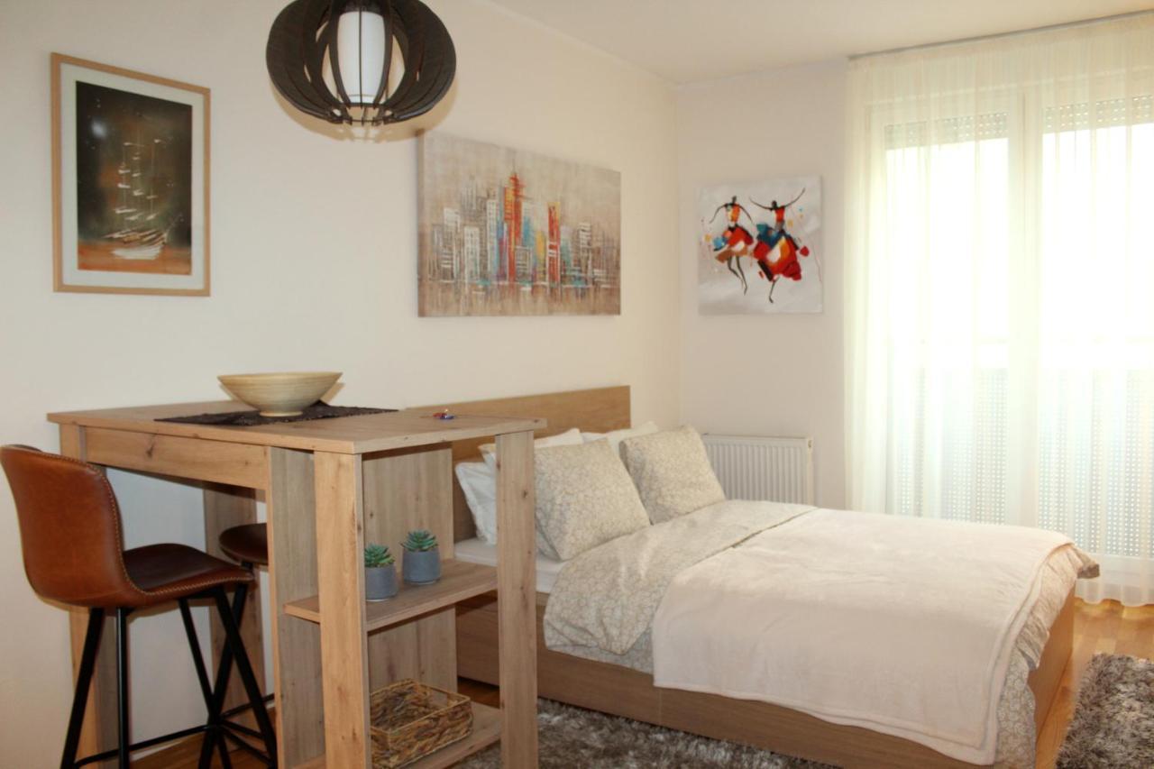 Downtown Apartment Новий Сад Екстер'єр фото