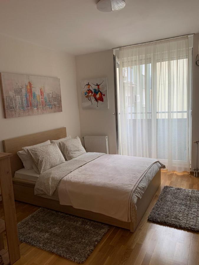 Downtown Apartment Новий Сад Екстер'єр фото
